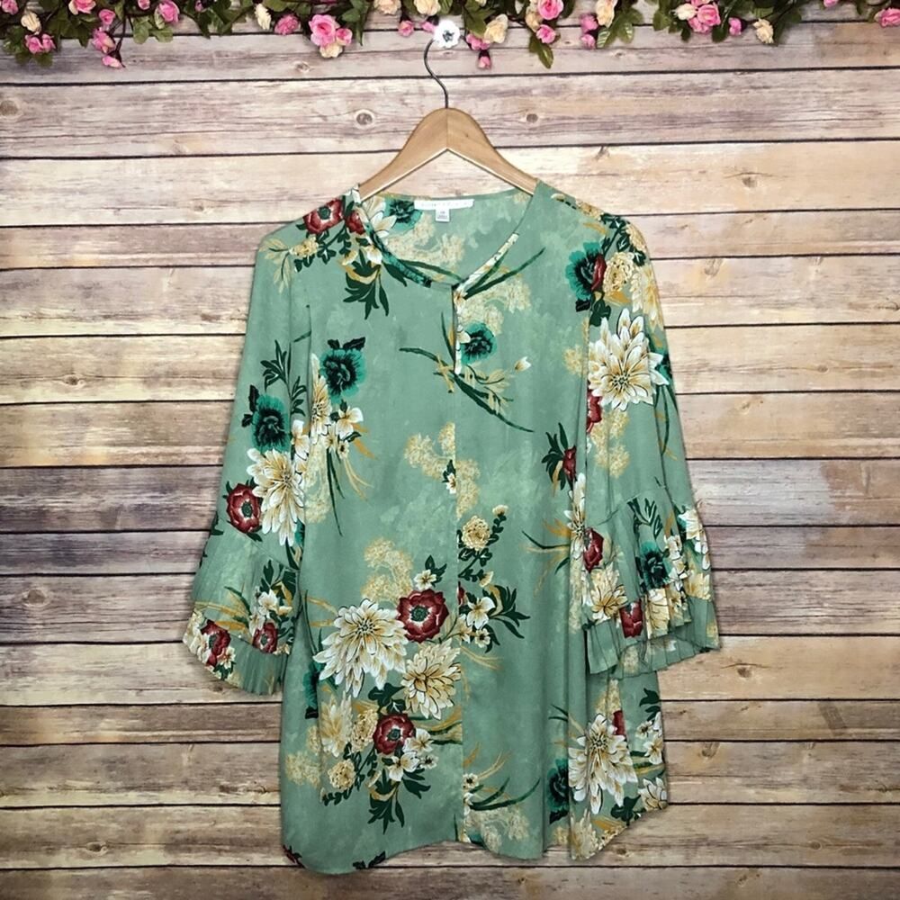 Violet & Claire Floral Top